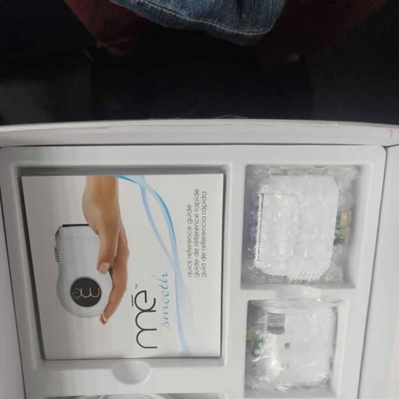 MÉ Smooth Permanent Hair Reduction Device(NIB) - Picture 2 of 4